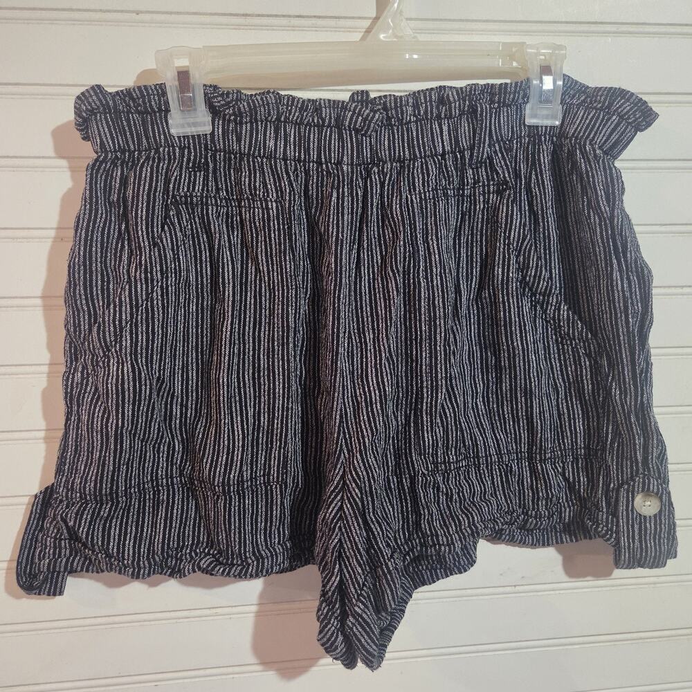 Time & Tru Shorts Womens Large 12–14 navy blue striped (sho1363Z2) linen blend